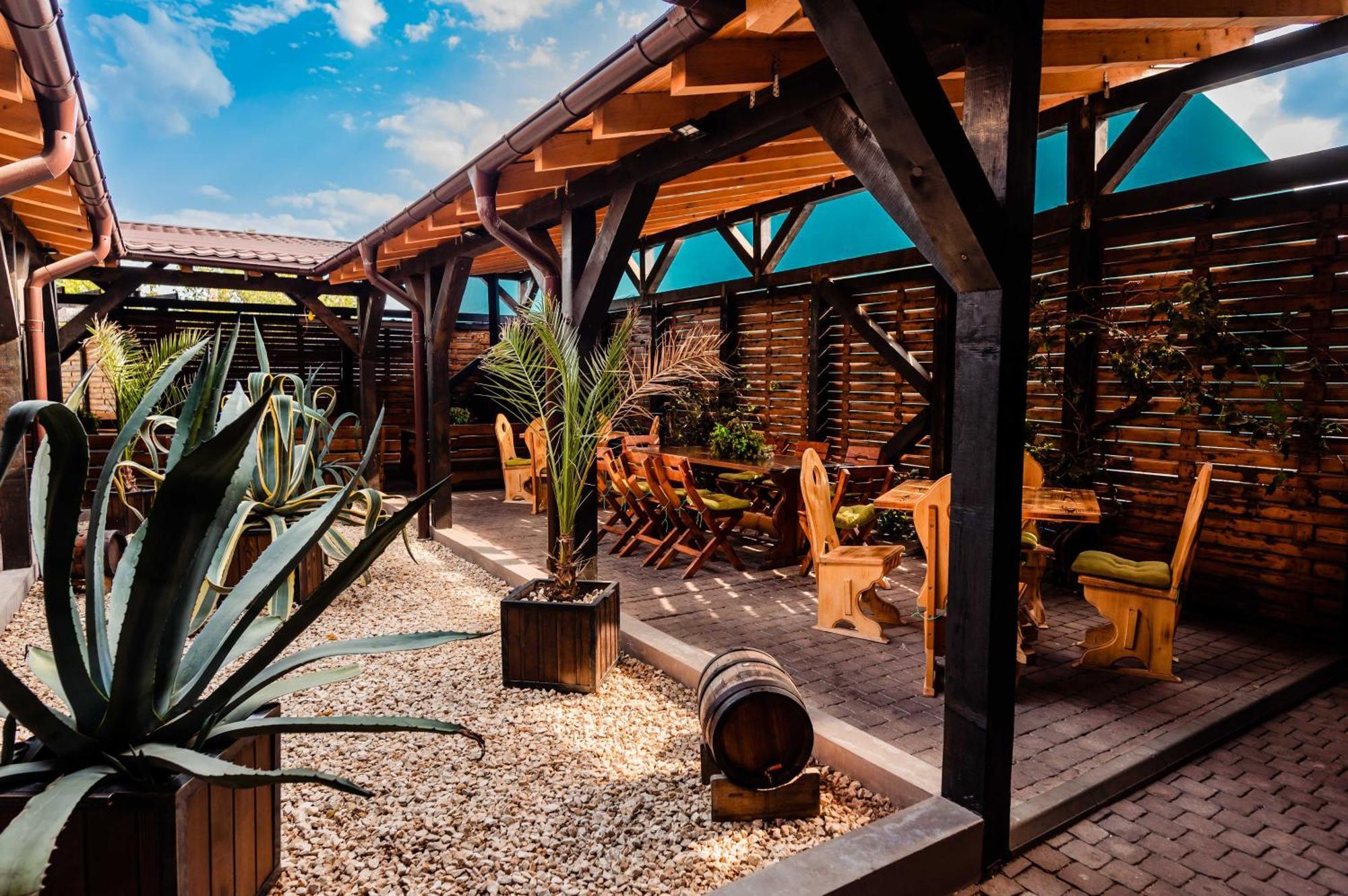 Green Garden Resort Odobesti Exterior foto