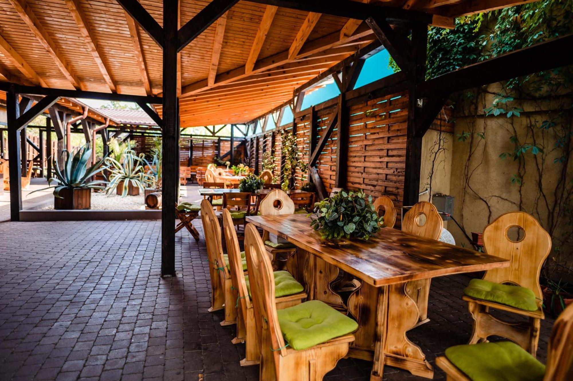 Green Garden Resort Odobesti Exterior foto